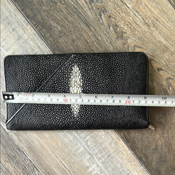 Black Stingray Leather Clutch - Picture 6 of 12